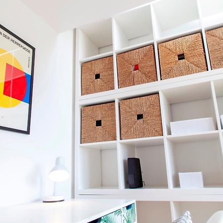 Pass The Keys 49 Byron Square Modern And Spacious 3 Bed Home With Free Parking CBG エクステリア 写真