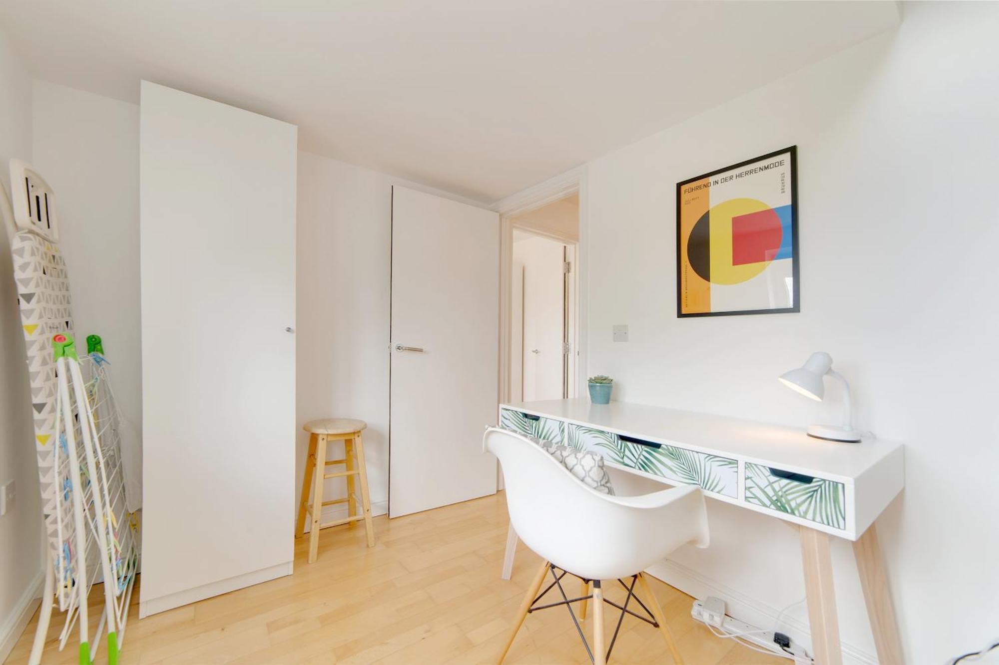 Pass The Keys 49 Byron Square Modern And Spacious 3 Bed Home With Free Parking CBG エクステリア 写真