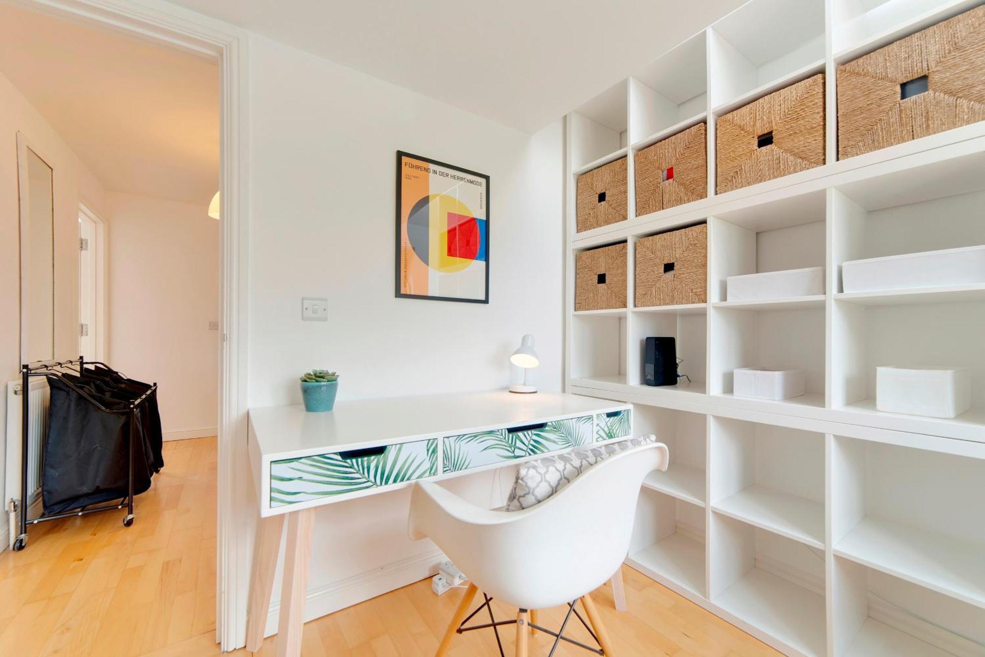 Pass The Keys 49 Byron Square Modern And Spacious 3 Bed Home With Free Parking CBG エクステリア 写真
