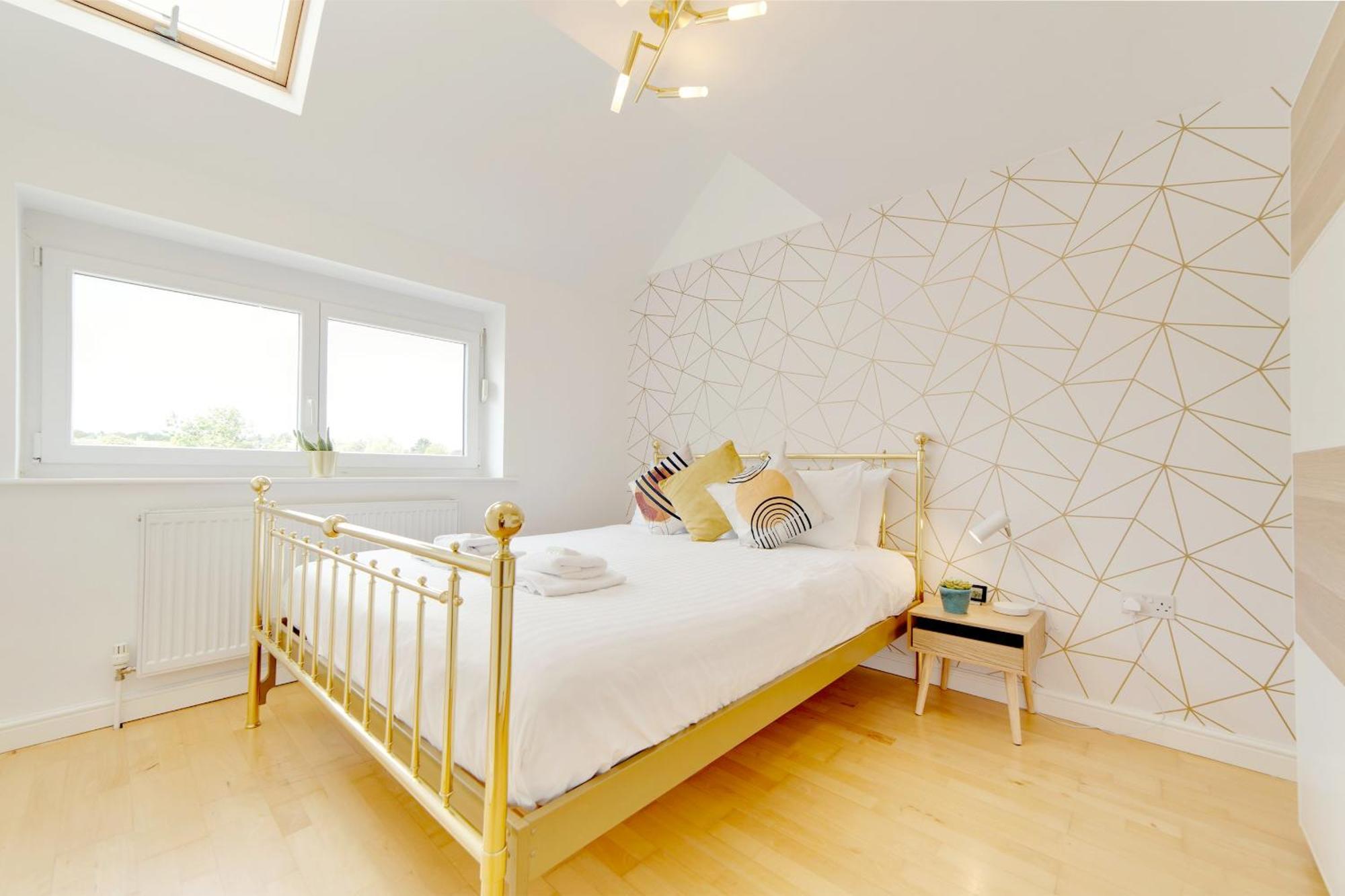 Pass The Keys 49 Byron Square Modern And Spacious 3 Bed Home With Free Parking CBG エクステリア 写真