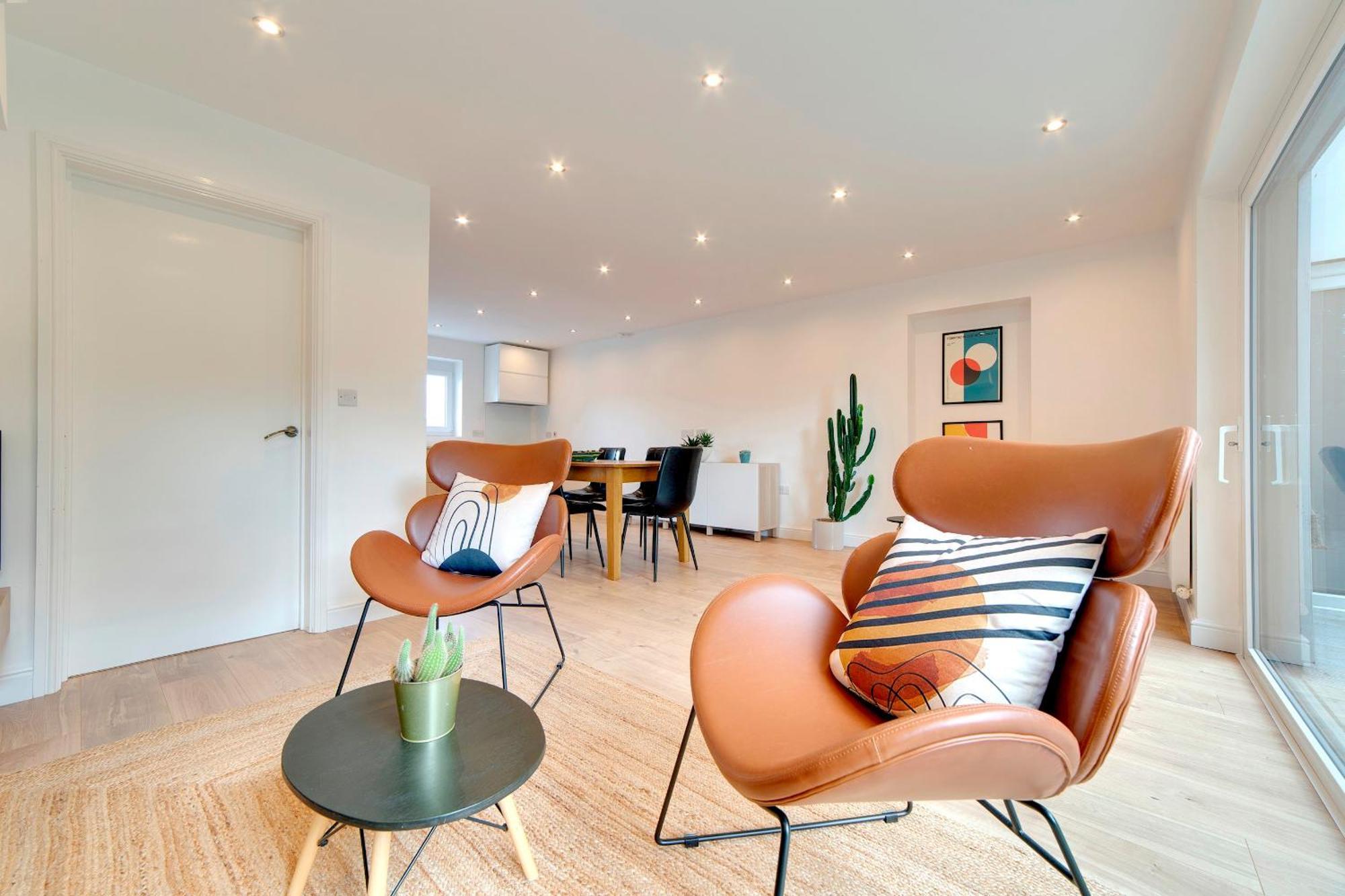 Pass The Keys 49 Byron Square Modern And Spacious 3 Bed Home With Free Parking CBG エクステリア 写真