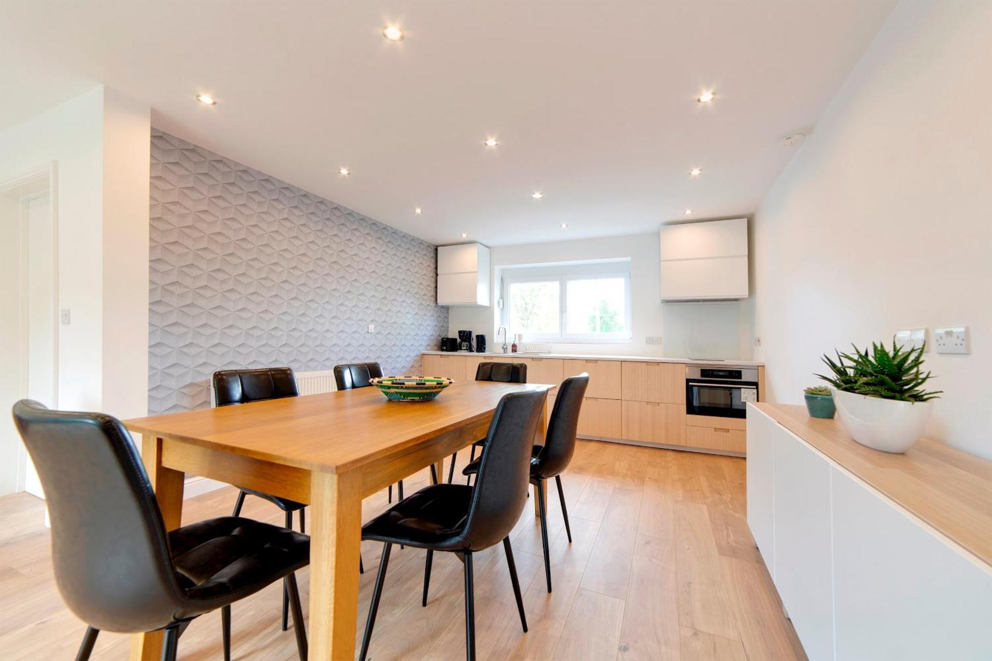 Pass The Keys 49 Byron Square Modern And Spacious 3 Bed Home With Free Parking CBG エクステリア 写真
