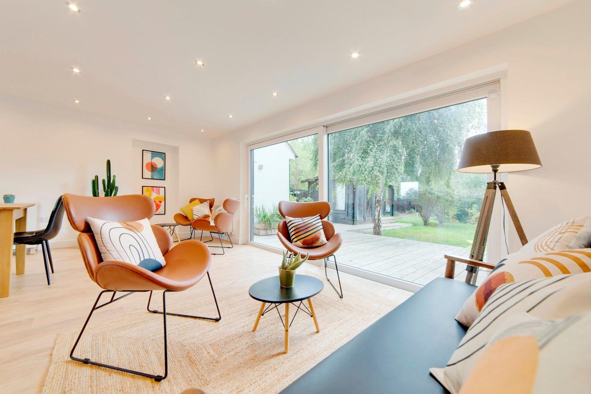 Pass The Keys 49 Byron Square Modern And Spacious 3 Bed Home With Free Parking CBG エクステリア 写真