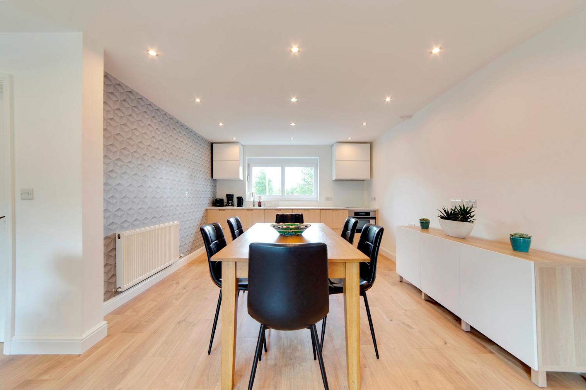 Pass The Keys 49 Byron Square Modern And Spacious 3 Bed Home With Free Parking CBG エクステリア 写真