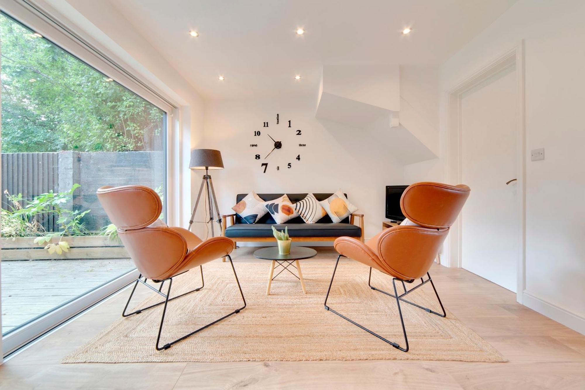 Pass The Keys 49 Byron Square Modern And Spacious 3 Bed Home With Free Parking CBG エクステリア 写真